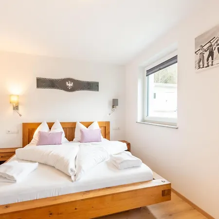 Thunhaus With Ski-storage Uderns