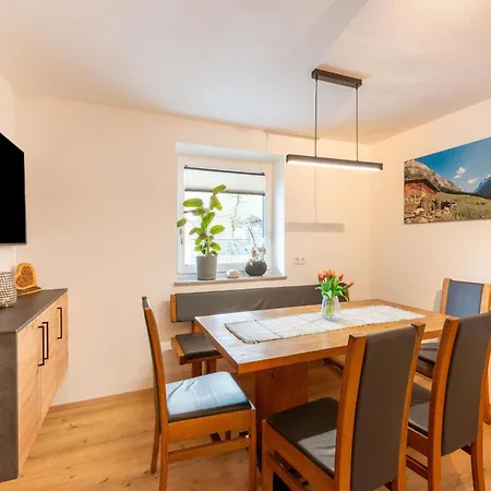 Thunhaus With Ski-storage Uderns